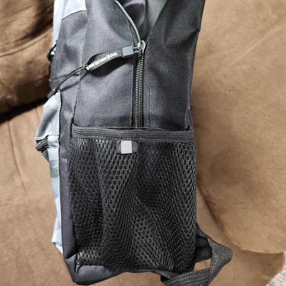 Unbranded Black and Grey Camo Back-Pack - Picture 5 of 7